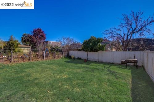 1336 Derby St, Berkeley CA 94703-1968 exterior