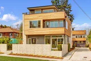 1911 41st Ave, Seattle WA  98116-2003 exterior