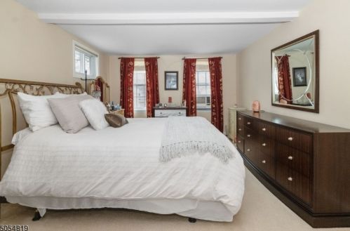 105 Cedar St, Livingston NJ 07039-4205 exterior