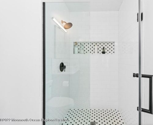 284 Pelican Rd, Middletown NJ 07748-3040 exterior