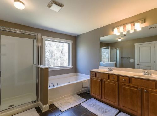 2070 Hatteras Way, Atlanta GA 30318-1083 exterior