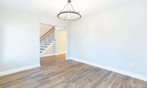 20 Linden Ave, Edison NJ 08817-3208 exterior