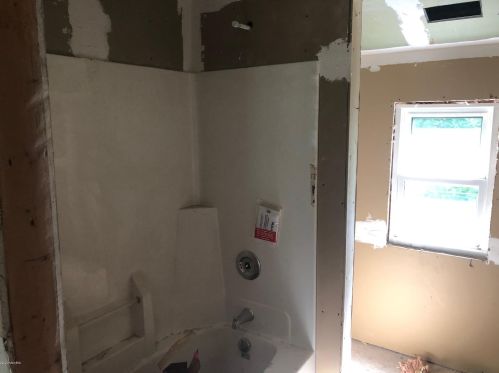 711 G Ave, Kalamazoo MI 49004-1404 exterior