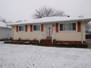 24031 Russell Ave, Cleveland OH  44123-2304 exterior