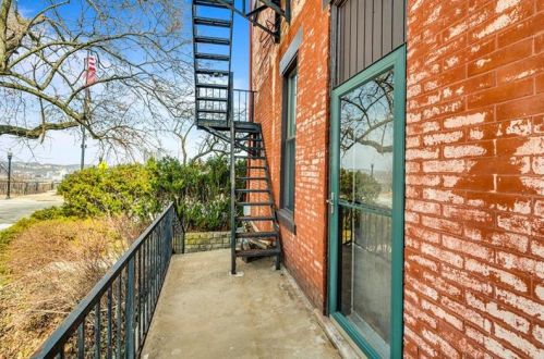 137 Grandview Ave, Pittsburgh PA 15211-1205 exterior