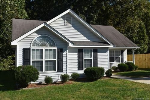 4530 Biesterfield Dr, Charlotte NC  28216-3253 exterior