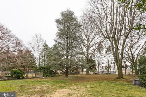 114 Woodview Ln, Riverton NJ  08077-3218 exterior