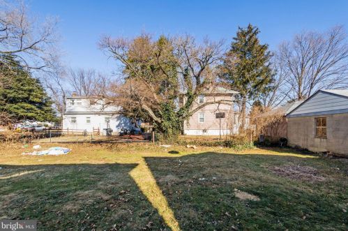 2216 Cv Rd, Camden NJ 08110-1633 exterior