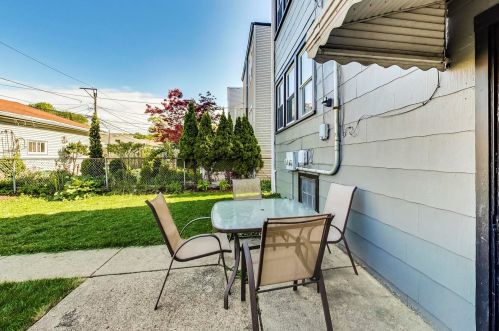 3831 Central Park Ave, Chicago IL 60618-4102 exterior