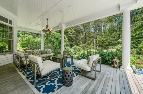 26 Stag Ln, Greenwich CT 06831-3128 exterior