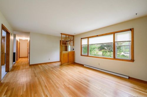 38 Belvedere Rd, North Haven CT 06473-3911 exterior