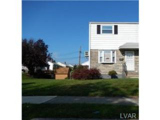 1352 Crestwood Rd, Bethlehem, PA 18018-1712