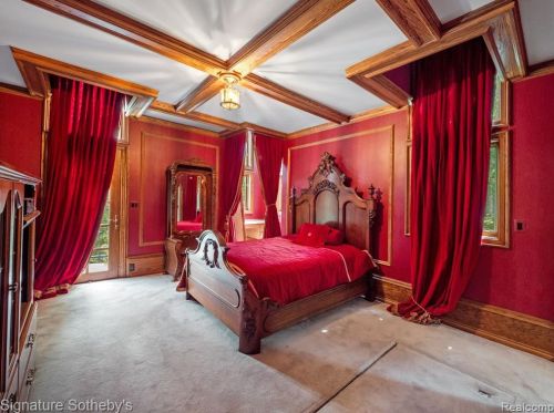 2009 Victoria Hl, Rochester MI exterior