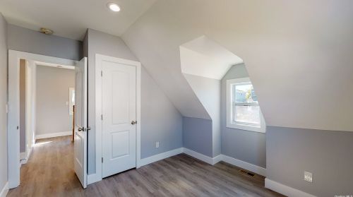 29 Mitchell Ave, Babylon NY 11702-4109 exterior