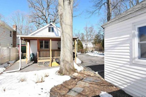 62 22 St, Huntington Station NY 11746-2230 exterior