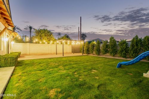 4239 42nd St, Phoenix AZ  85018-4207 exterior