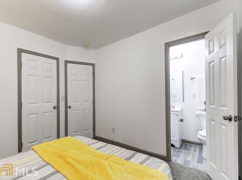 585 Brownlee Rd, Atlanta GA 30331-1809 exterior