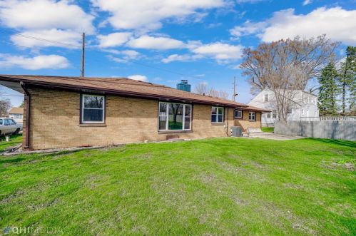 135 73rd Ave, Gary IN  46410-3657 exterior