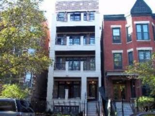 862 Roscoe St, Chicago IL  60657-2304 exterior