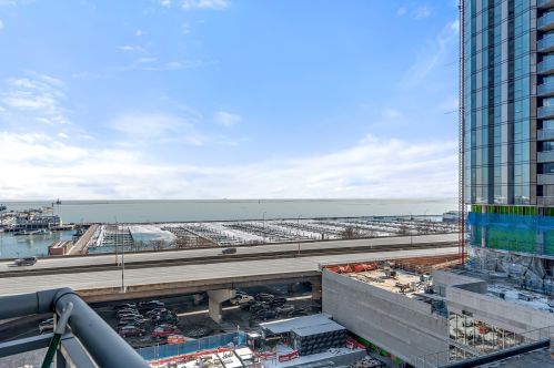 450 Waterside Dr, Chicago IL  60601-4702 exterior