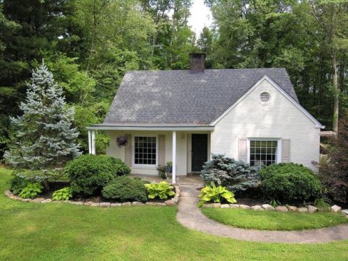 2004 Kemper Ln, Knoxville, TN 37920-2924