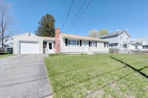 162 Essex St, Springfield, MA 01151-1556
