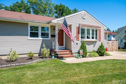 149 Vineyard Rd, Edison NJ 08817-4784 exterior