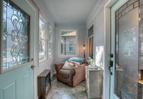 1137 62nd St, Milwaukee, WI 53214-3216