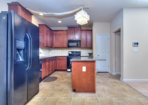 2241 Capella Cir, Atlanta GA  30331-3864 exterior