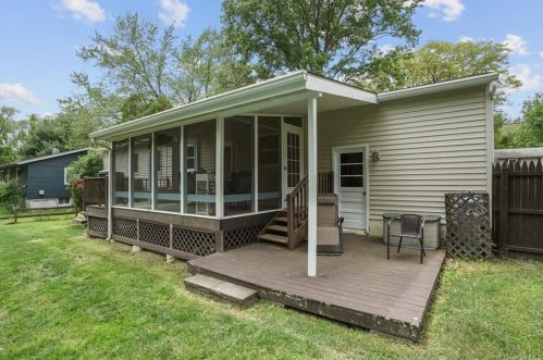 24 Tamarack Hl Dr, Poughkeepsie NY 12603-1112 exterior