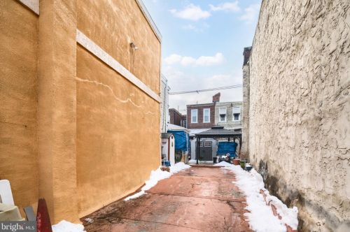 3646 9 St, Philadelphia PA 19140-4319 exterior