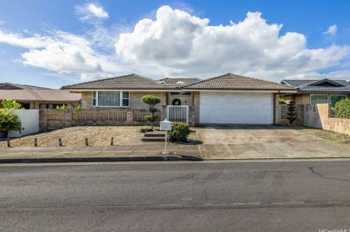 1490 Ala Leleu St, Honolulu HI  96818-1515 exterior