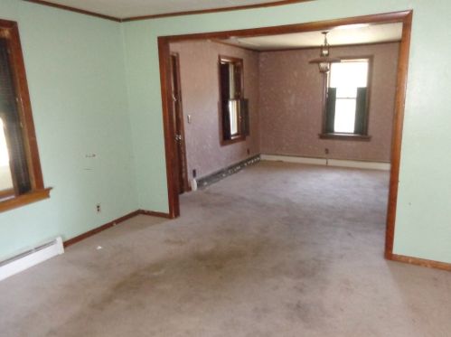 124 Dubois St, Springfield MA 01151-1921 exterior