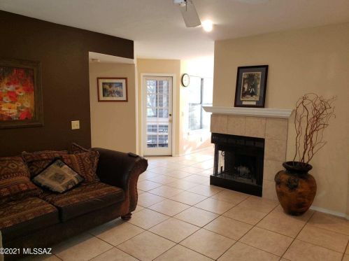 6655 Canyon Crest Dr, Tucson AZ 10161-0937 exterior