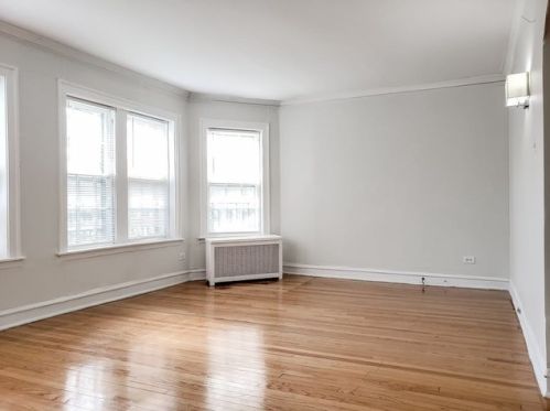 8516 Bennett Ave, Chicago IL 60649-4007 exterior