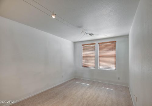 5912 Albeniz Pl, Phoenix AZ 85043-1973 exterior