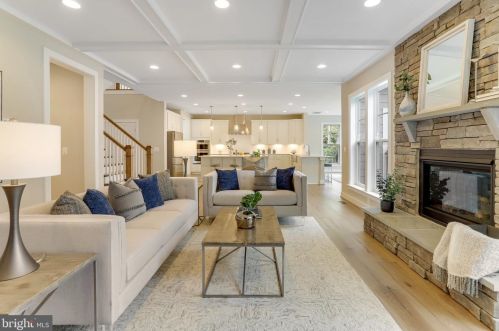 920 Darton Dr, Alexandria VA 22308-2021 exterior