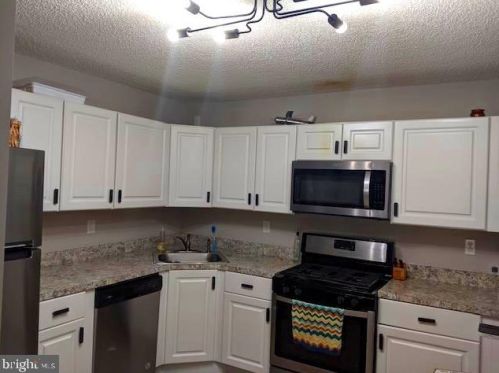 64 Joyner Ct, Trenton, NJ 08648-2616