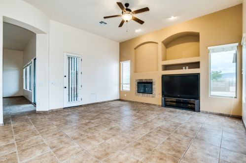 43928 20th St, Phoenix AZ 85006-2323 exterior