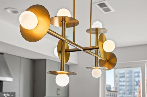 662 13 St, Philadelphia PA 19123-0024 exterior