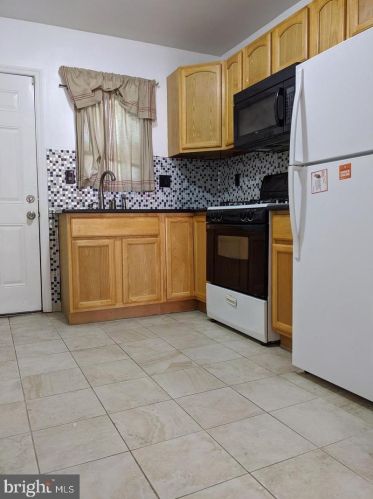 2346 Marshall St, Philadelphia PA  19148-3849 exterior