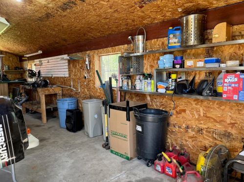 4037 Brooks Rd, Meskegon MI 49444-9721 exterior