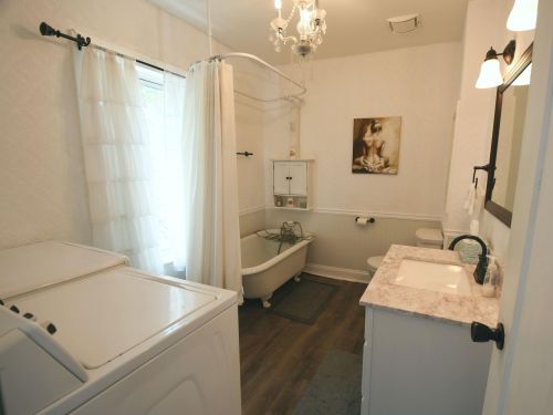 514 Kalamazoo St, Paw Paw MI 49079-1130 exterior