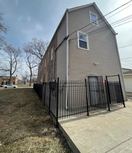 5144 Throop St, Chicago IL 60607-2534 exterior