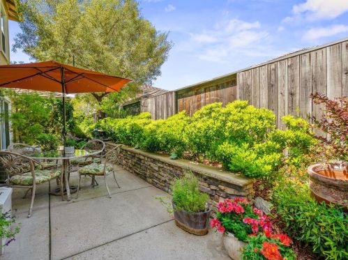 253 Marsalla Dr, Folsom CA 95630-7201 exterior