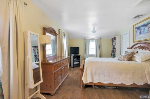 27 Beveridge St, Teaneck NJ 07666 exterior