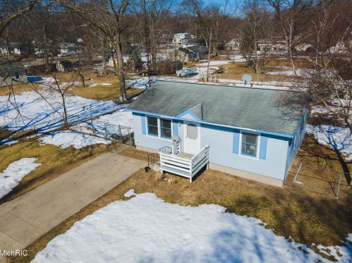 1154 Langeland Ave, Meskegon, MI 49442-5266