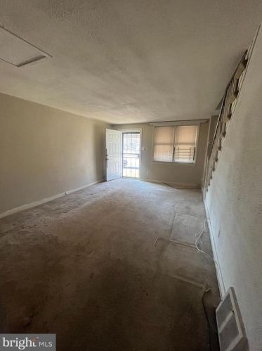 17 21st St, Chester, PA 19013-5012