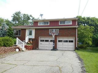 845 Lindsay Rd, Collier Township PA  15106-3823 exterior