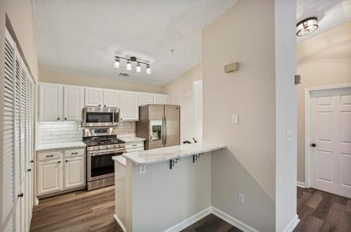 1371 Keys Crossing Dr, Atlanta GA  30319-4091 exterior